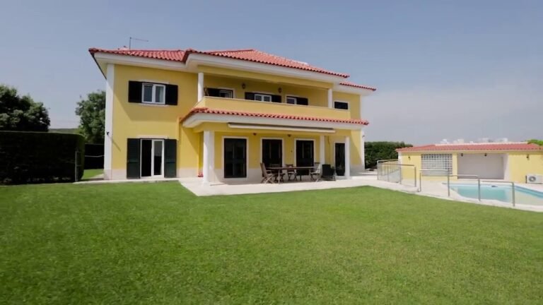 INS Portugal | Fantastic Villa with pool, garden and sea view | Oeiras