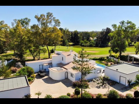 Renovated 5 bedroom golf front villa for sale with private pool in Western Algarve – Portugal