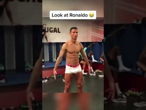 When Cristiano Ronaldo and Portugal did the Mannequin Challenge 😂